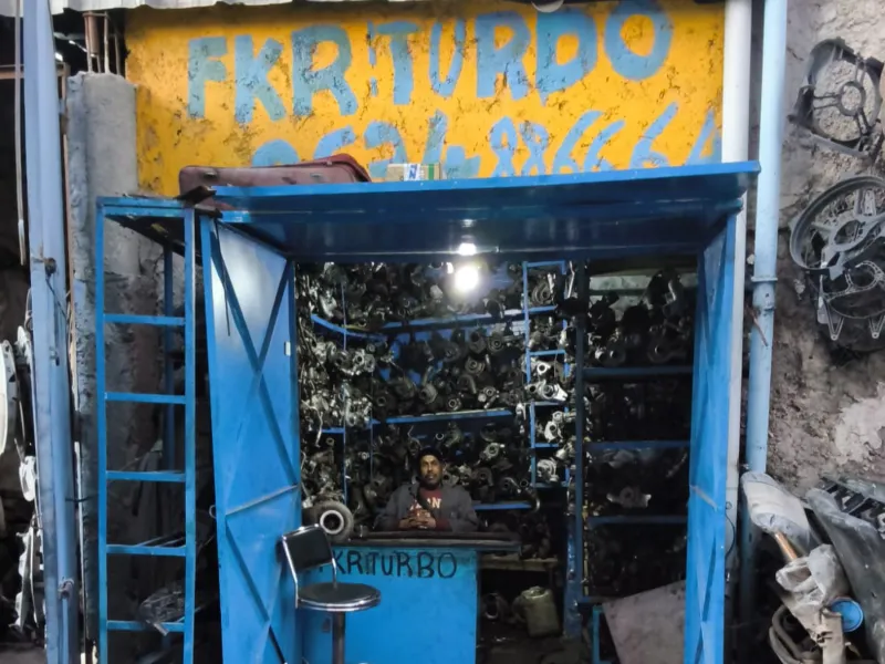 GARAGE DE MR OMAR TURBEAU, 4 / 4
